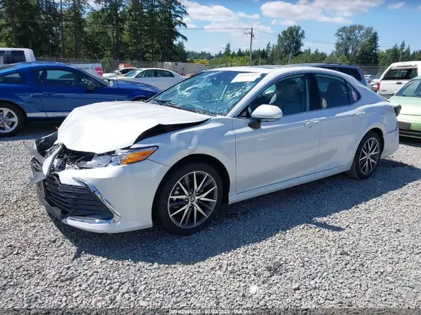 4T1F31AK5RU631321 2024 TOYOTA CAMRY - Image 2