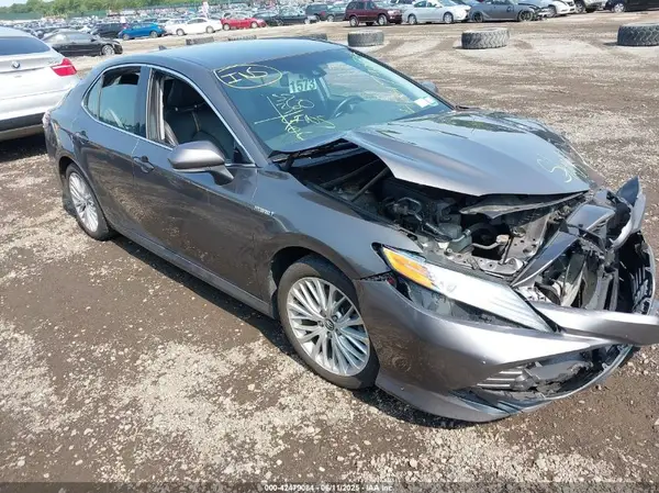 4T1F31AK6LU526262 2020 TOYOTA CAMRY - Image 1