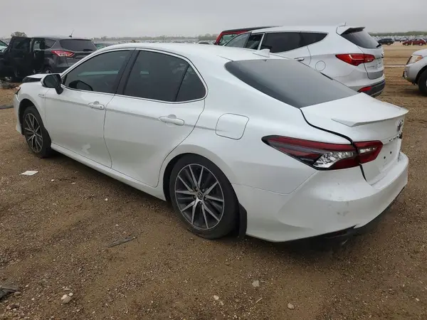 4T1F31AK6MU560767 2021 TOYOTA CAMRY - Image 2