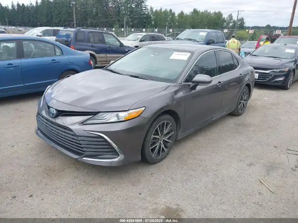 4T1F31AK6NU575433 2022 TOYOTA CAMRY - Image 2