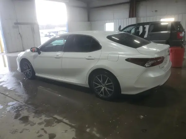 4T1F31AK6NU577182 2022 TOYOTA CAMRY - Image 2