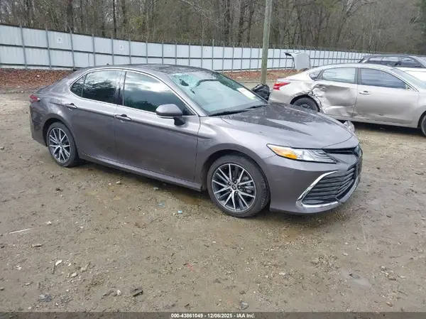 4T1F31AK6NU577666 2022 TOYOTA CAMRY - Image 1