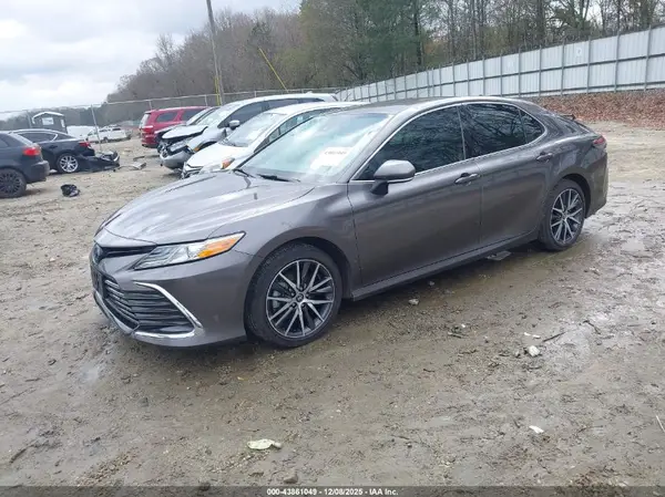 4T1F31AK6NU577666 2022 TOYOTA CAMRY - Image 2