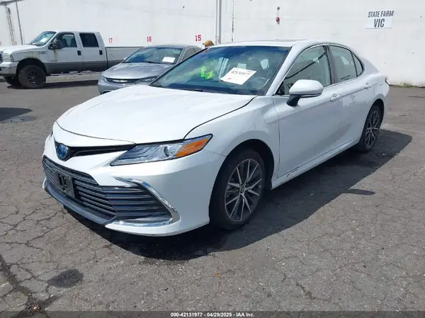 4T1F31AK6PU615593 2023 TOYOTA CAMRY - Image 2