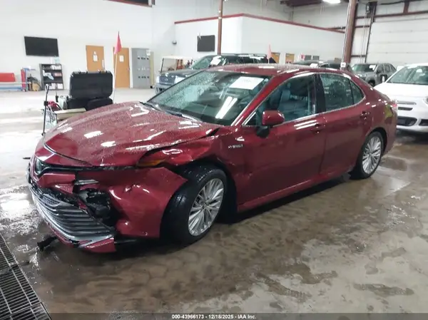 4T1F31AK7LU526108 2020 TOYOTA CAMRY - Image 2