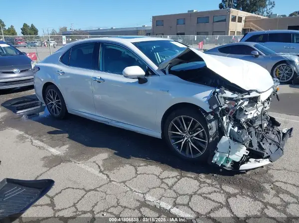 4T1F31AK7MU548885 2021 TOYOTA CAMRY - Image 1