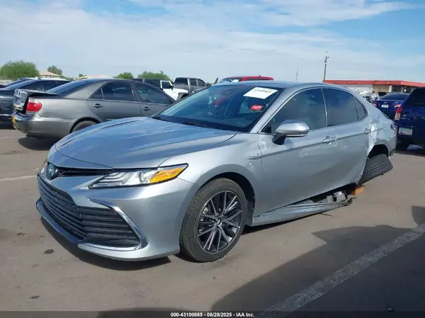 4T1F31AK7MU557280 2021 TOYOTA CAMRY - Image 2
