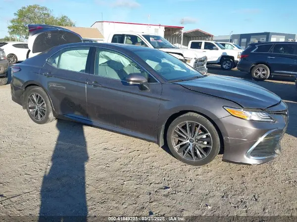 4T1F31AK7NU575845 2022 TOYOTA CAMRY - Image 1