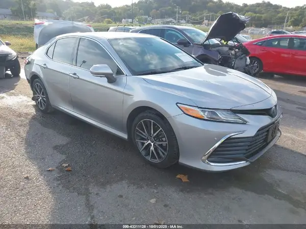 4T1F31AK7NU576008 2022 TOYOTA CAMRY - Image 1