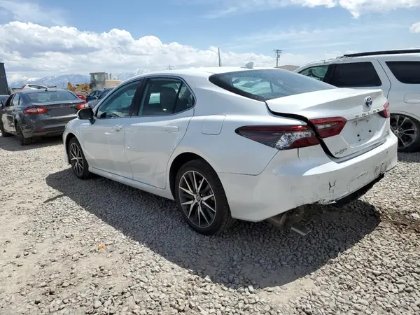 4T1F31AK7NU578468 2022 TOYOTA CAMRY - Image 2