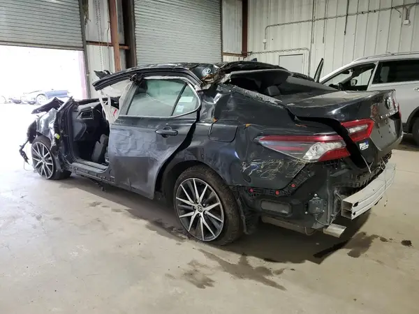 4T1F31AK7NU589700 2022 TOYOTA CAMRY - Image 2