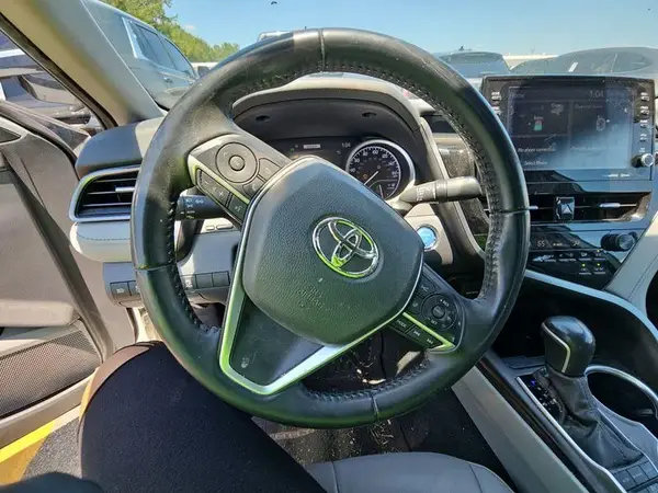 4T1F31AK7NU590815 2022 TOYOTA CAMRY - Image 2