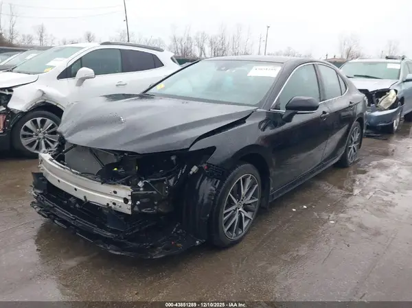 4T1F31AK7NU591284 2022 TOYOTA CAMRY - Image 2