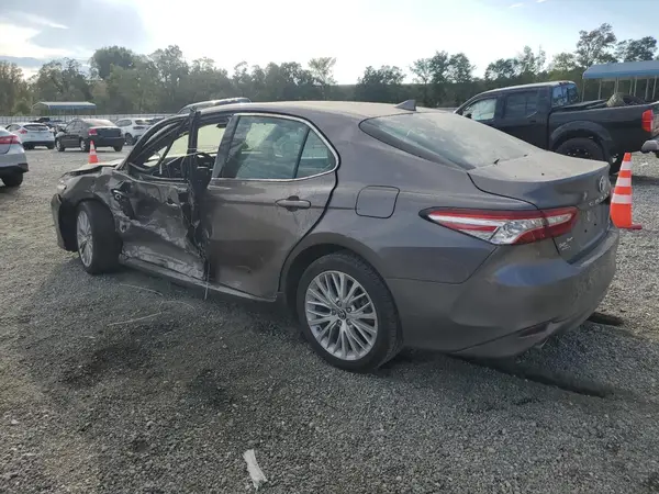 4T1F31AK8LU520284 2020 TOYOTA CAMRY - Image 2