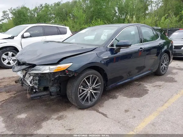 4T1F31AK8MU563752 2021 TOYOTA CAMRY - Image 2