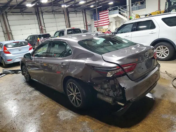 4T1F31AK8MU568305 2021 TOYOTA CAMRY - Image 2