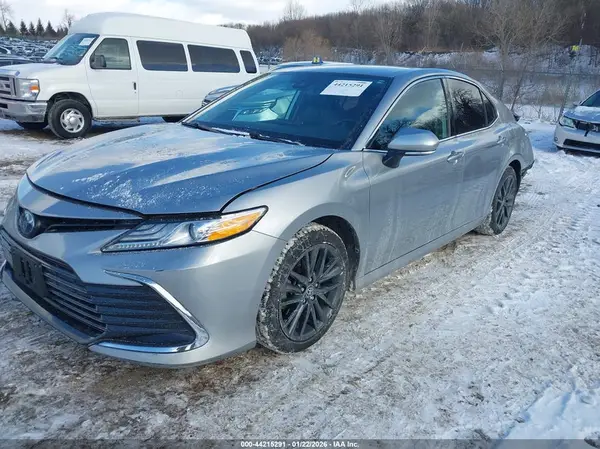4T1F31AK8NU574462 2022 TOYOTA CAMRY - Image 2