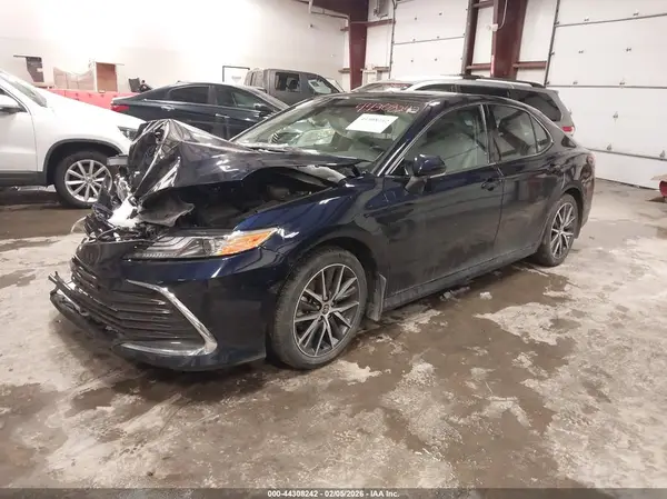 4T1F31AK8NU575143 2022 TOYOTA CAMRY - Image 2