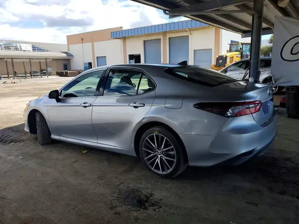 4T1F31AK8NU599748 2022 TOYOTA CAMRY - Image 2