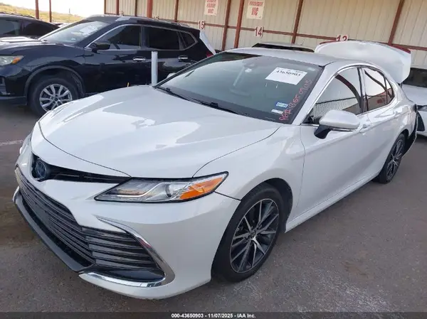 4T1F31AK9MU555000 2021 TOYOTA CAMRY - Image 2