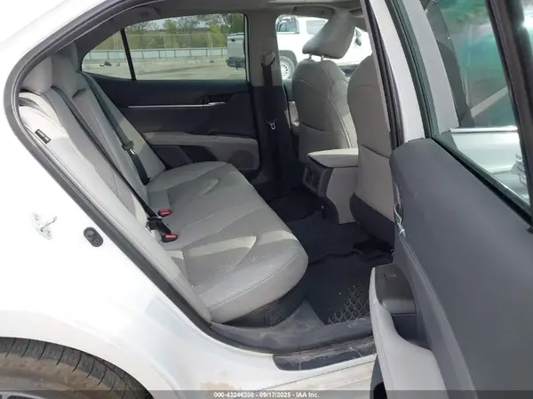 4T1F31AK9MU558267 2021 TOYOTA CAMRY - Image 8