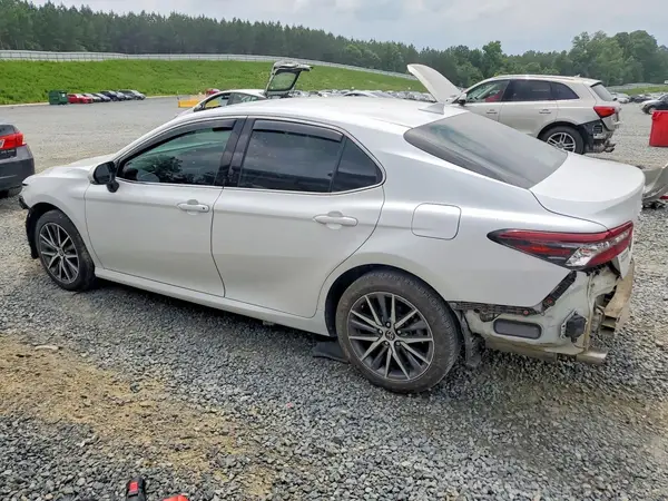 4T1F31AK9NU570615 2022 TOYOTA CAMRY - Image 2