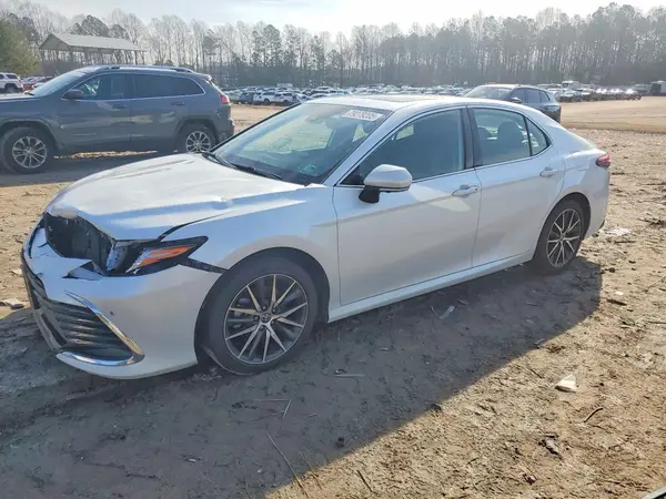 4T1F31AK9NU582490 2022 TOYOTA CAMRY - Image 1