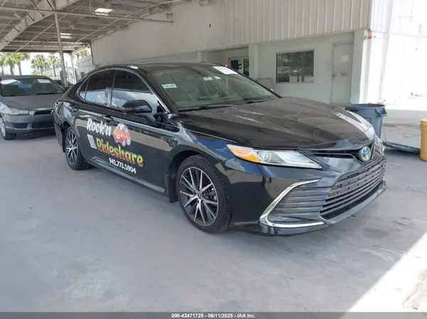4T1F31AK9NU586250 2022 TOYOTA CAMRY - Image 1