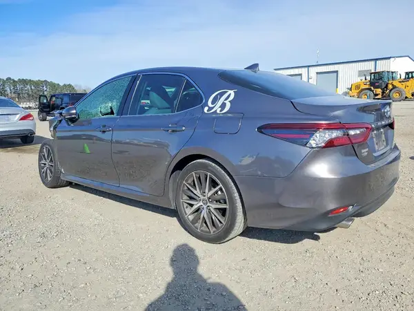4T1F31AK9NU588483 2022 TOYOTA CAMRY - Image 2