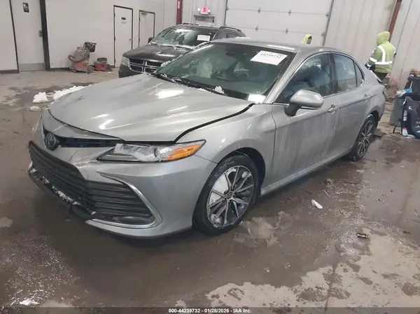 4T1F31AK9RU623075 2024 TOYOTA CAMRY - Image 2