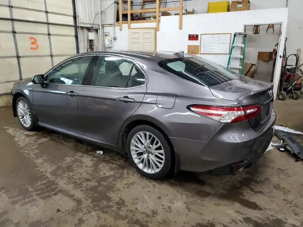 4T1F31AKXLU521940 2020 TOYOTA CAMRY - Image 2