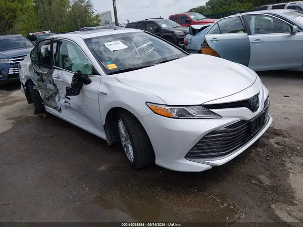 4T1F31AKXLU545008 2020 TOYOTA CAMRY - Image 1