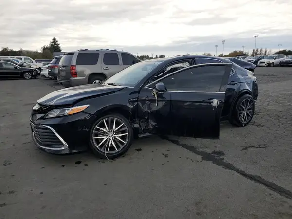 4T1F31AKXMU567530 2021 TOYOTA CAMRY - Image 1