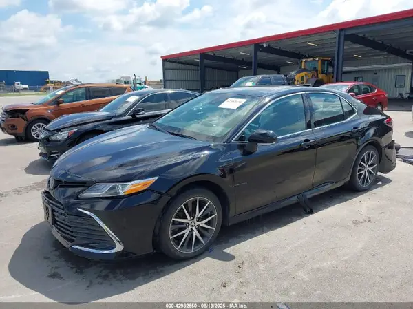 4T1F31AKXNU588038 2022 TOYOTA CAMRY - Image 2
