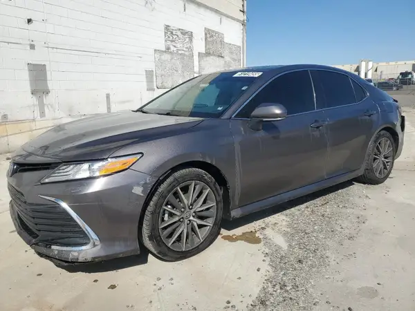 4T1F31AKXNU596124 2022 TOYOTA CAMRY - Image 1
