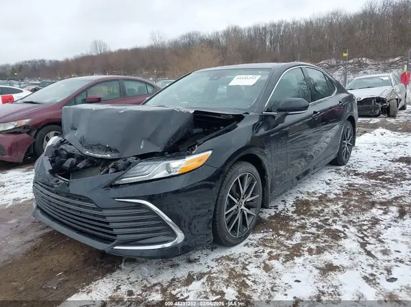 4T1F31AKXPU609909 2023 TOYOTA CAMRY - Image 2