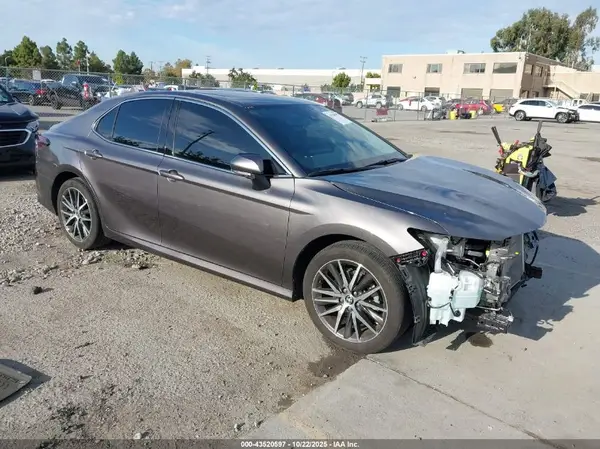4T1F31AKXPU614883 2023 TOYOTA CAMRY - Image 1