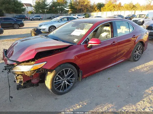 4T1FZ1AK3NU070657 2022 TOYOTA CAMRY - Image 2