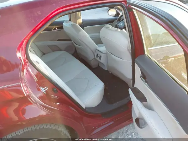 4T1FZ1AK3NU070657 2022 TOYOTA CAMRY - Image 8