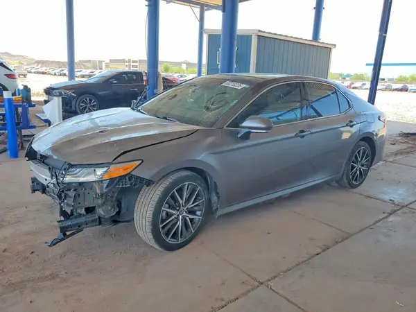 4T1FZ1AK4MU050318 2021 TOYOTA CAMRY - Image 1