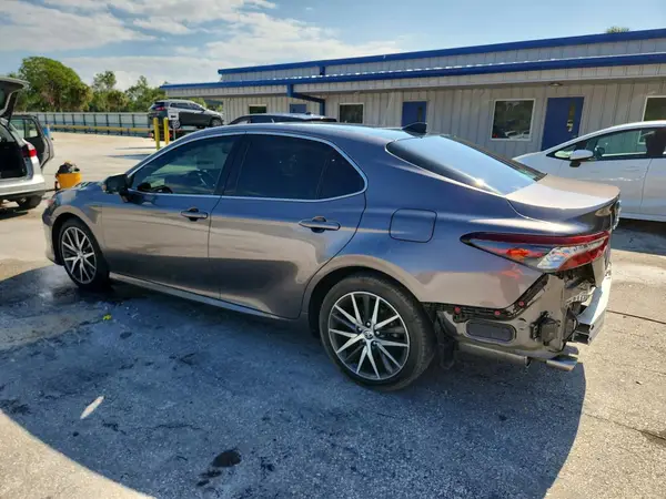 4T1FZ1AK4RU090695 2024 TOYOTA CAMRY - Image 2