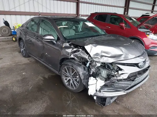 4T1FZ1AK7PU073676 2023 TOYOTA CAMRY - Image 1
