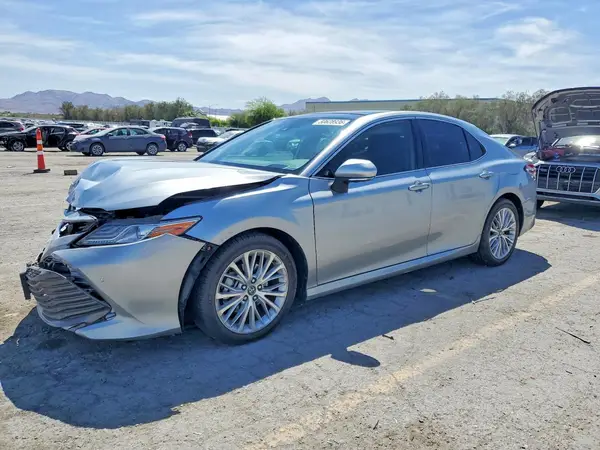 4T1FZ1AK8LU035867 2020 TOYOTA CAMRY - Image 1