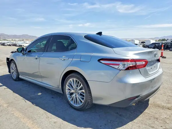 4T1FZ1AK8LU035867 2020 TOYOTA CAMRY - Image 2