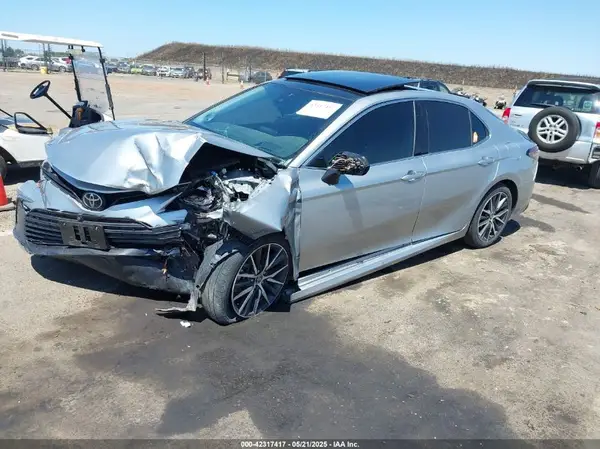 4T1FZ1AK9MU049858 2021 TOYOTA CAMRY - Image 2