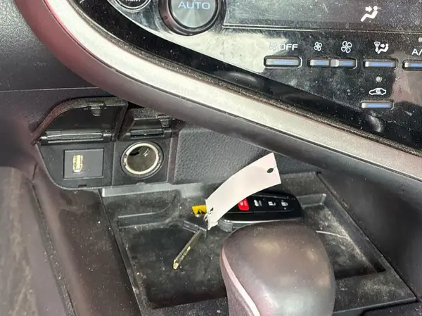 4T1FZ1AKXPU076345 2023 TOYOTA CAMRY - Image 2
