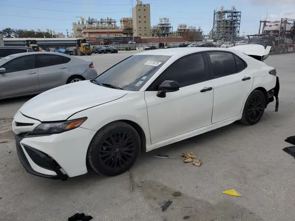 4T1G11A59MU402398 2021 TOYOTA CAMRY - Image 1