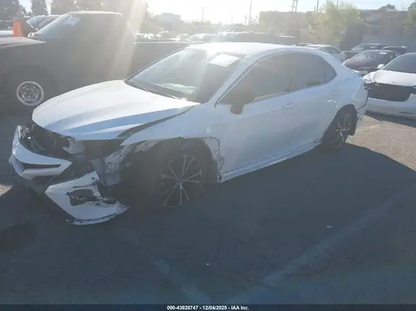 4T1G11AK0LU310532 2020 TOYOTA CAMRY - Image 2
