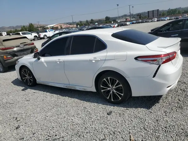 4T1G11AK0LU329727 2020 TOYOTA CAMRY - Image 2