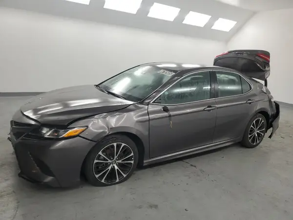 4T1G11AK0LU337293 2020 TOYOTA CAMRY - Image 1